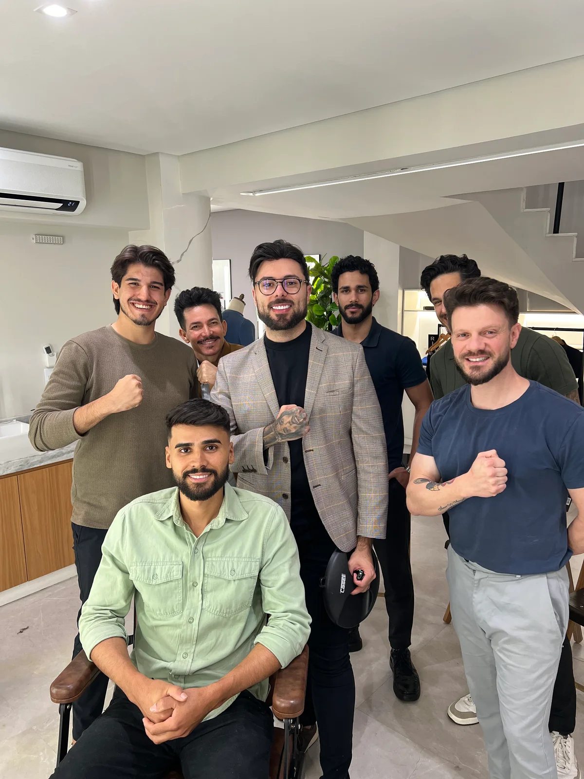 Francisco reunido com participantes de uma turma presencial